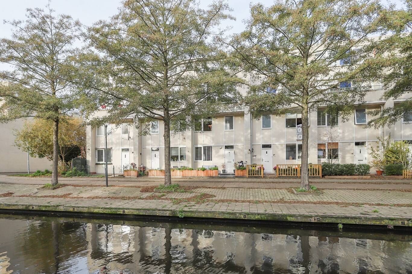 Charta 77-Vaart 32 HAARLEM