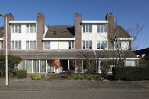 Baker 16, NIEUW-VENNEP